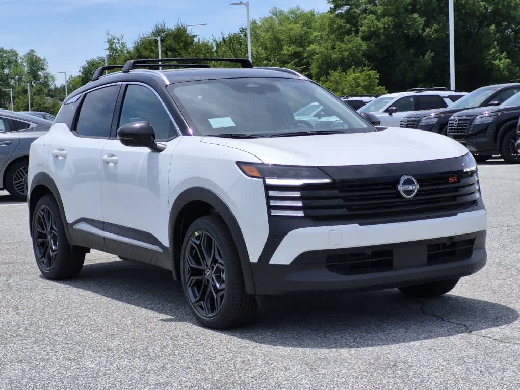2026 Nissan Kicks SR - Aspen White Tricoat/Super Black exterior view 2