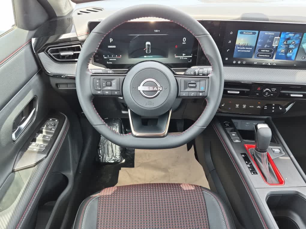 2026 Nissan Kicks SR - Aspen White Tricoat/Super Black exterior view 8