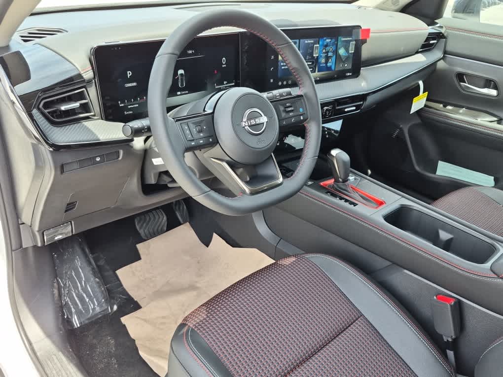2026 Nissan Kicks SR - Aspen White Tricoat/Super Black exterior view 11