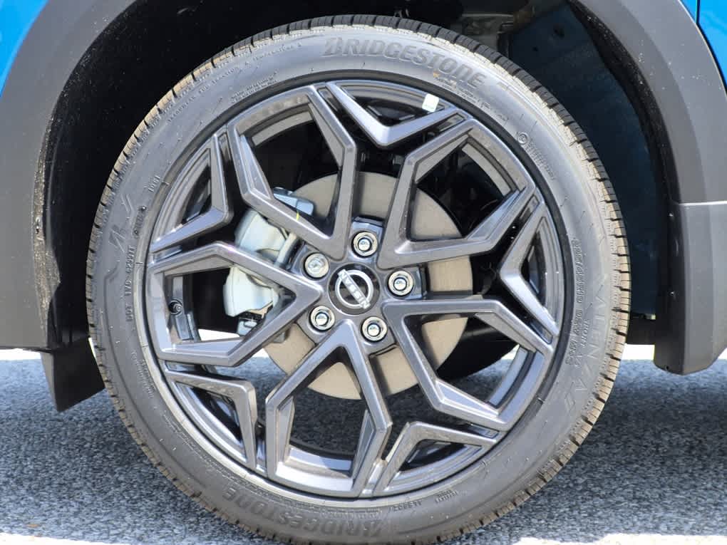 2026 Nissan Kicks SR - Arctic Ice Blue Metallic/Super Black exterior view 6