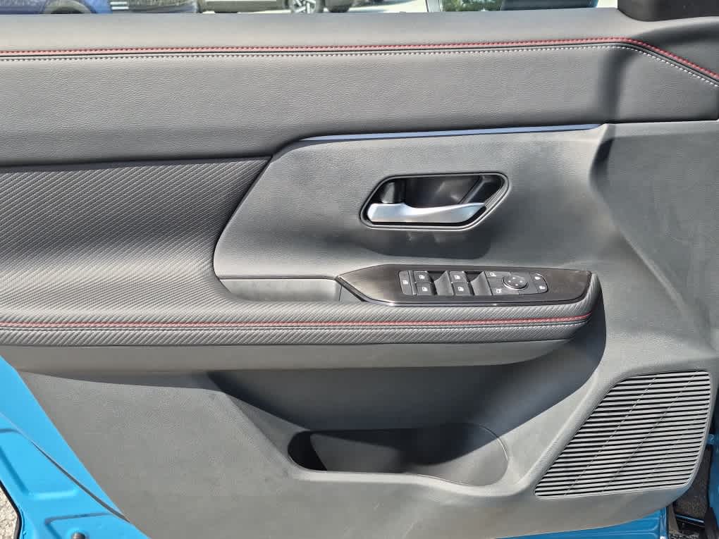 2026 Nissan Kicks SR - Arctic Ice Blue Metallic/Super Black exterior view 9