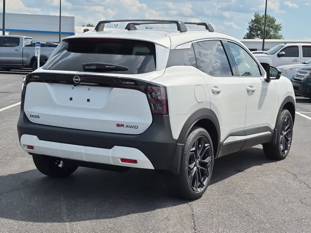 2026 Nissan Kicks SR - Aspen White Tricoat exterior view 3