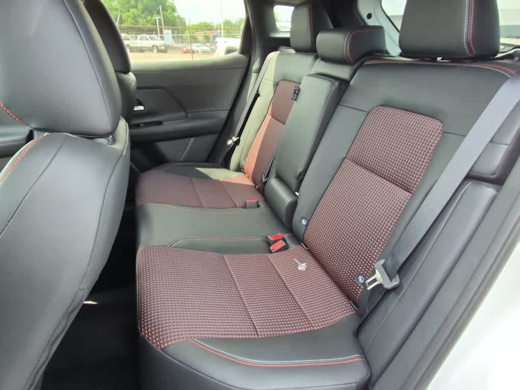 2026 Nissan Kicks SR - Aspen White Tricoat exterior view 7
