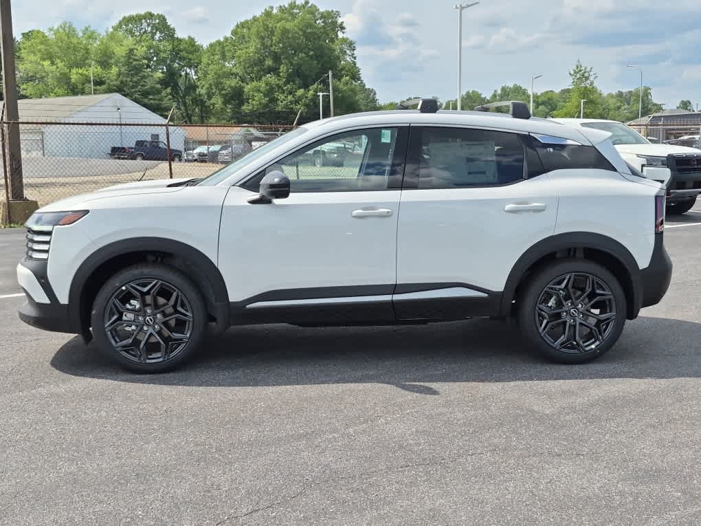 2026 Nissan Kicks SR - Aspen White Tricoat exterior view 5