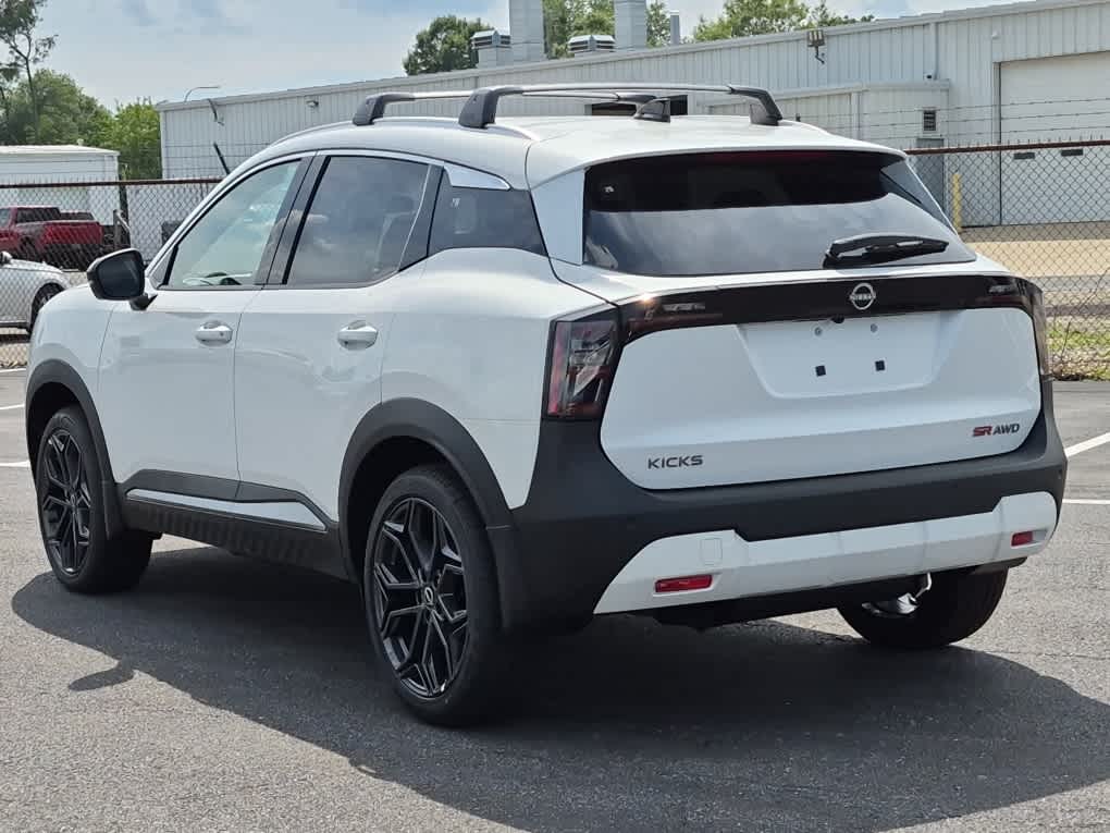 2026 Nissan Kicks SR - Aspen White Tricoat exterior view 4