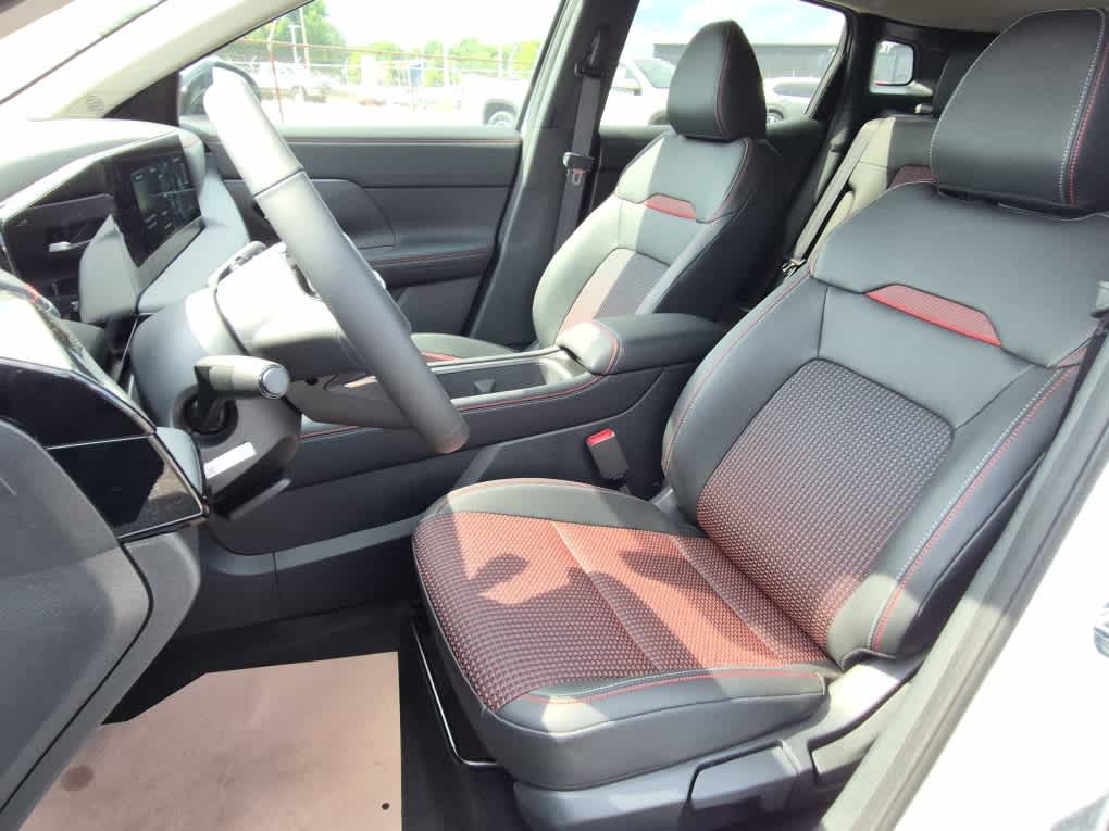 2026 Nissan Kicks SR - Aspen White Tricoat exterior view 10