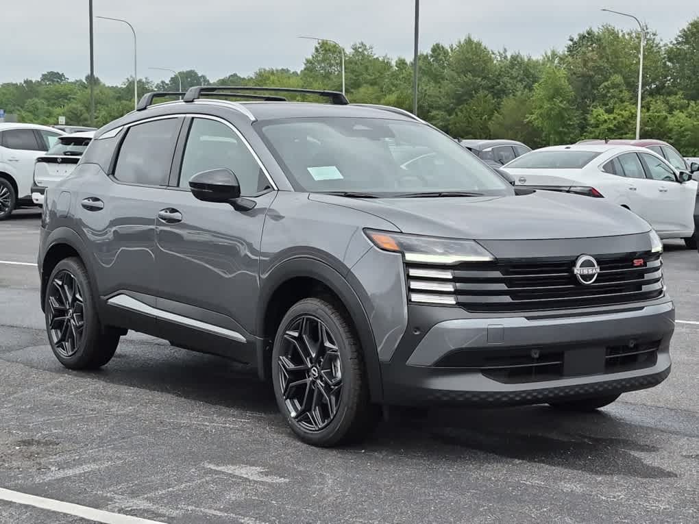 2026 Nissan Kicks SR - Gun Metallic exterior view 2