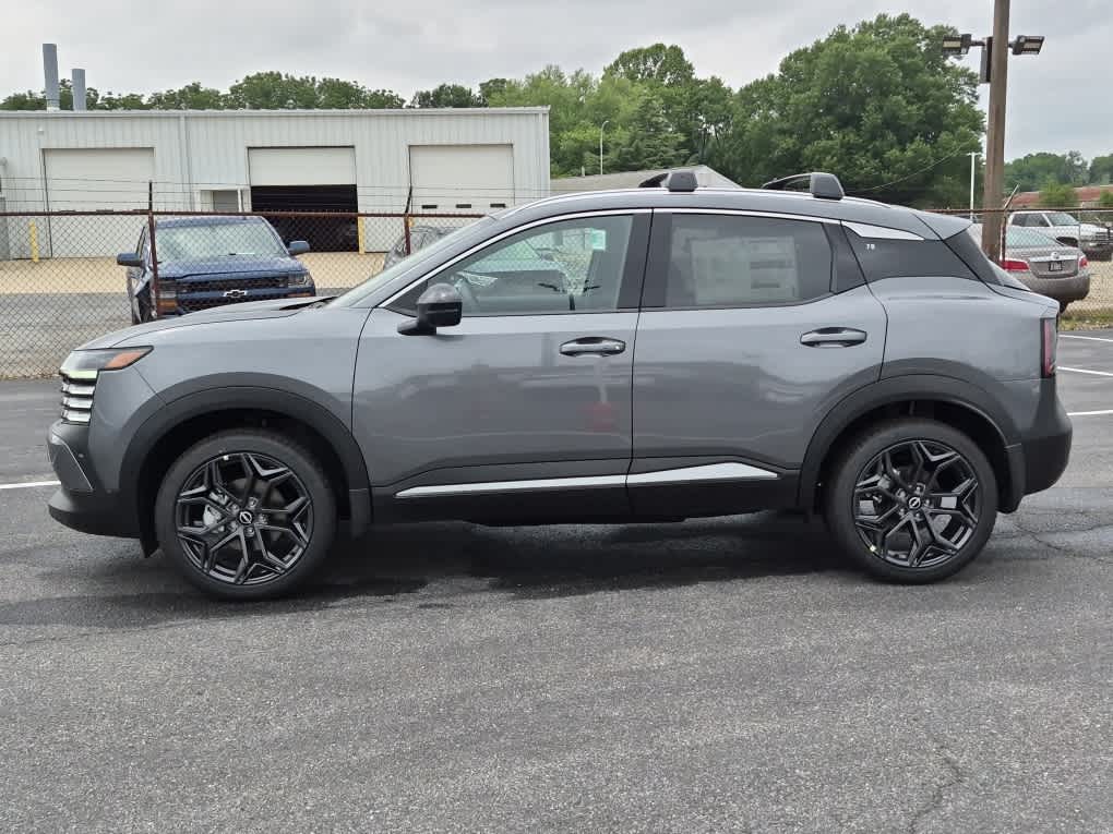 2026 Nissan Kicks SR - Gun Metallic exterior view 5