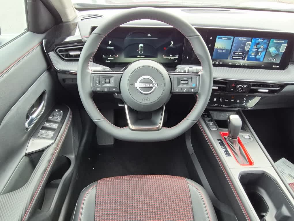 2026 Nissan Kicks SR - Gun Metallic exterior view 8