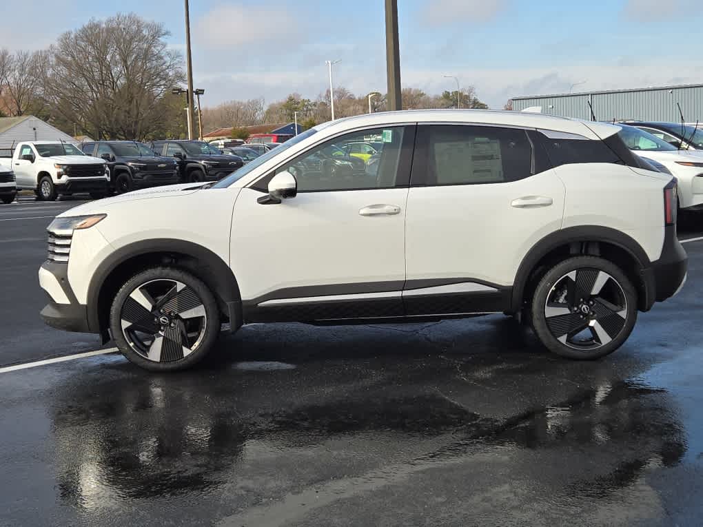 2025 Nissan Kicks SR - Aspen White Tricoat exterior view 5