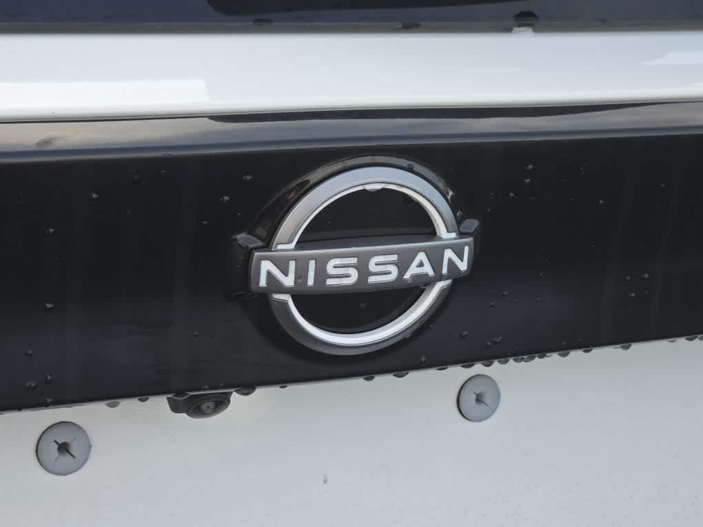 2025 Nissan Kicks SR - Aspen White Tricoat exterior view 16