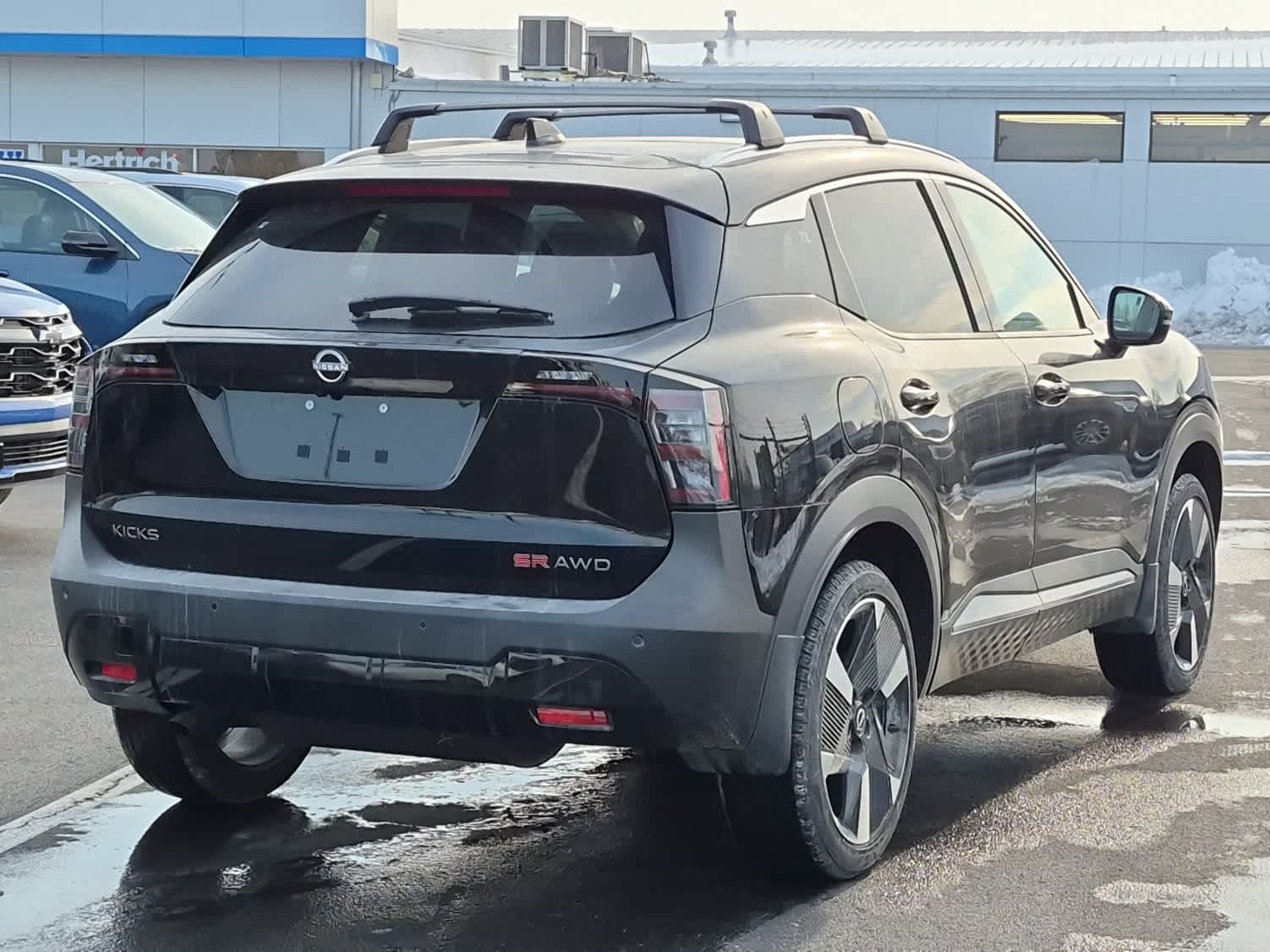 2026 Nissan Kicks SR - Super Black exterior view 3