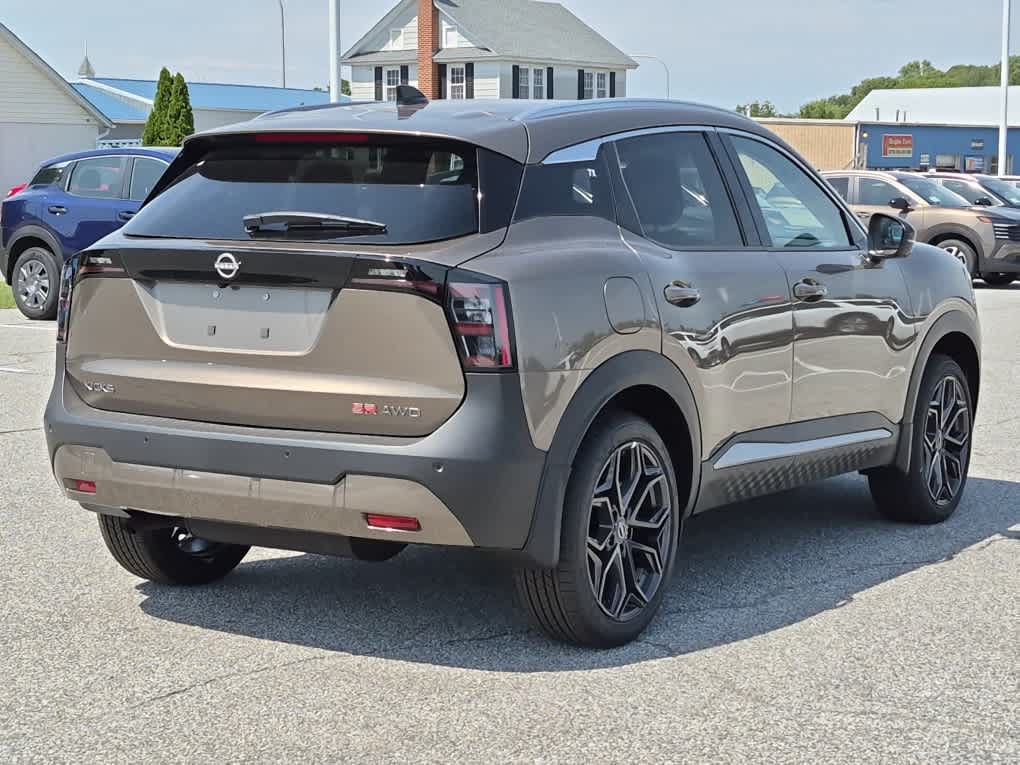 2026 Nissan Kicks SR - Canyon Bronze Metallic exterior view 3