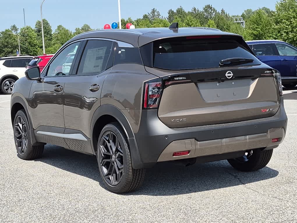 2026 Nissan Kicks SR - Canyon Bronze Metallic exterior view 4