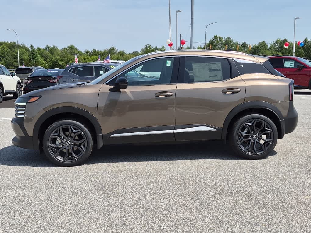 2026 Nissan Kicks SR - Canyon Bronze Metallic exterior view 5