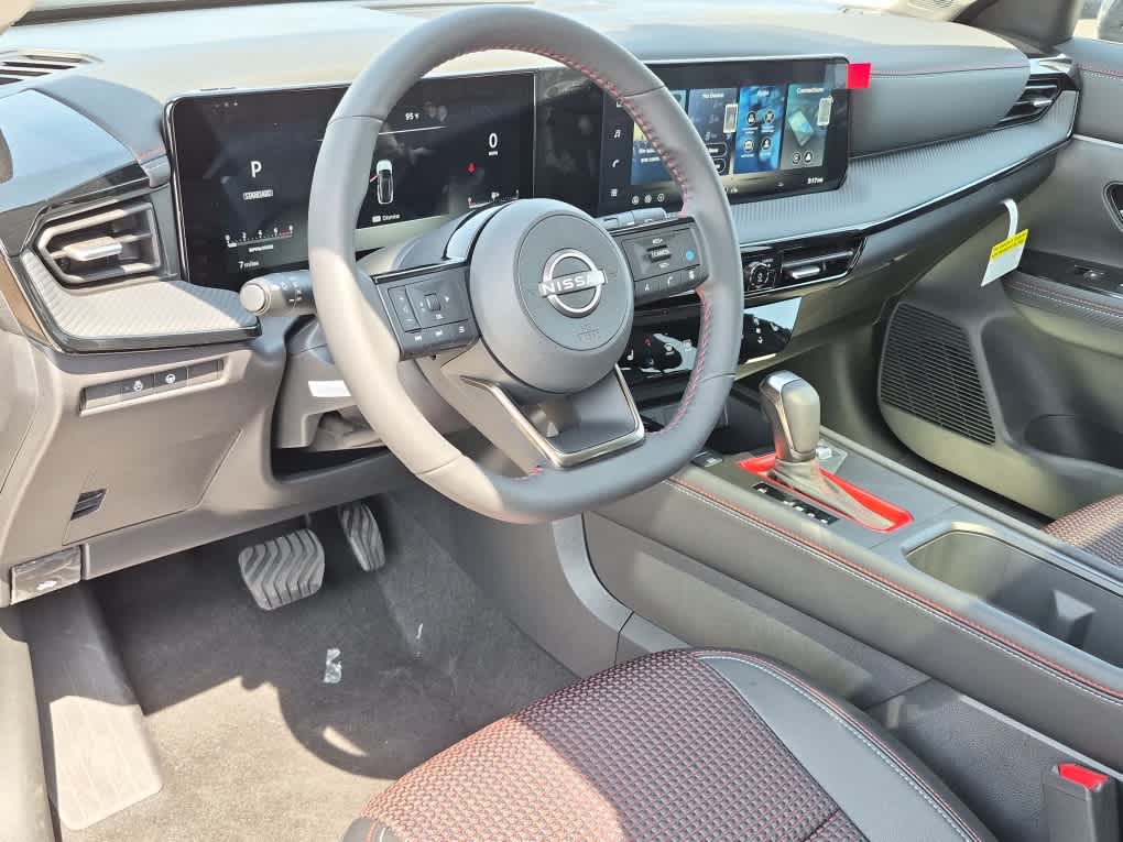 2026 Nissan Kicks SR - Canyon Bronze Metallic exterior view 11