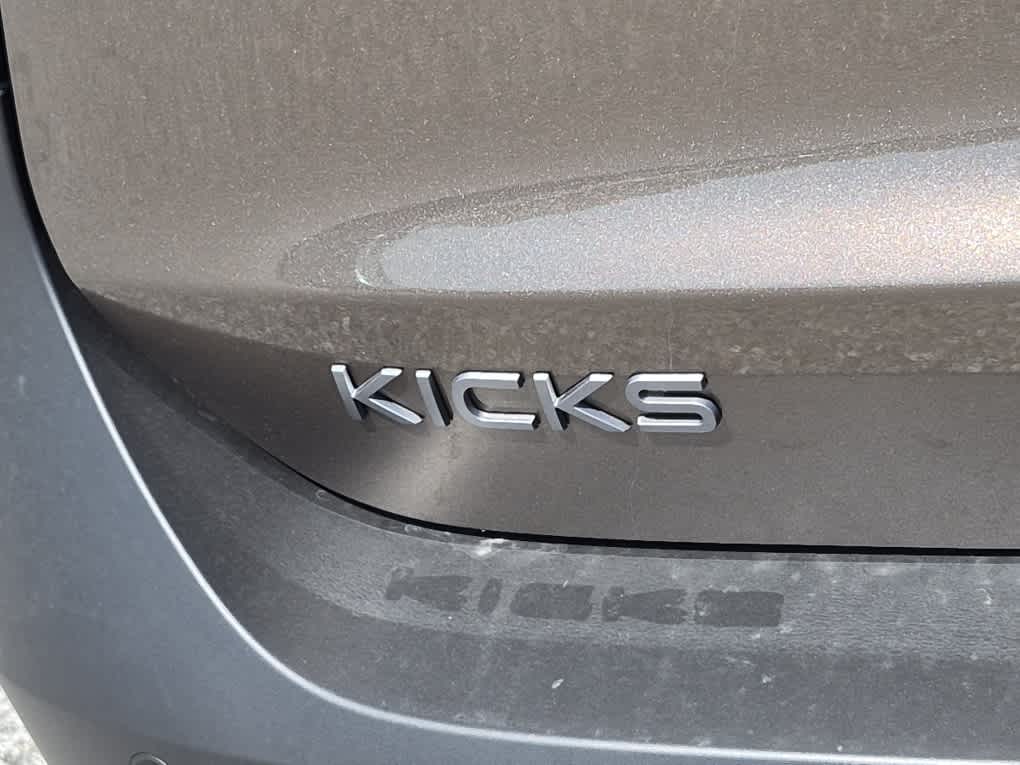 2026 Nissan Kicks SR - Canyon Bronze Metallic exterior view 20