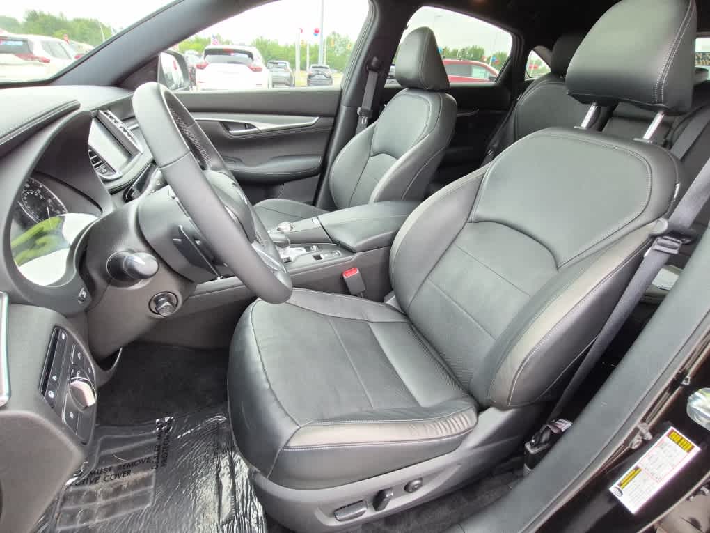 2023 INFINITI QX55 ESSENTIAL - Black Obsidian exterior view 10