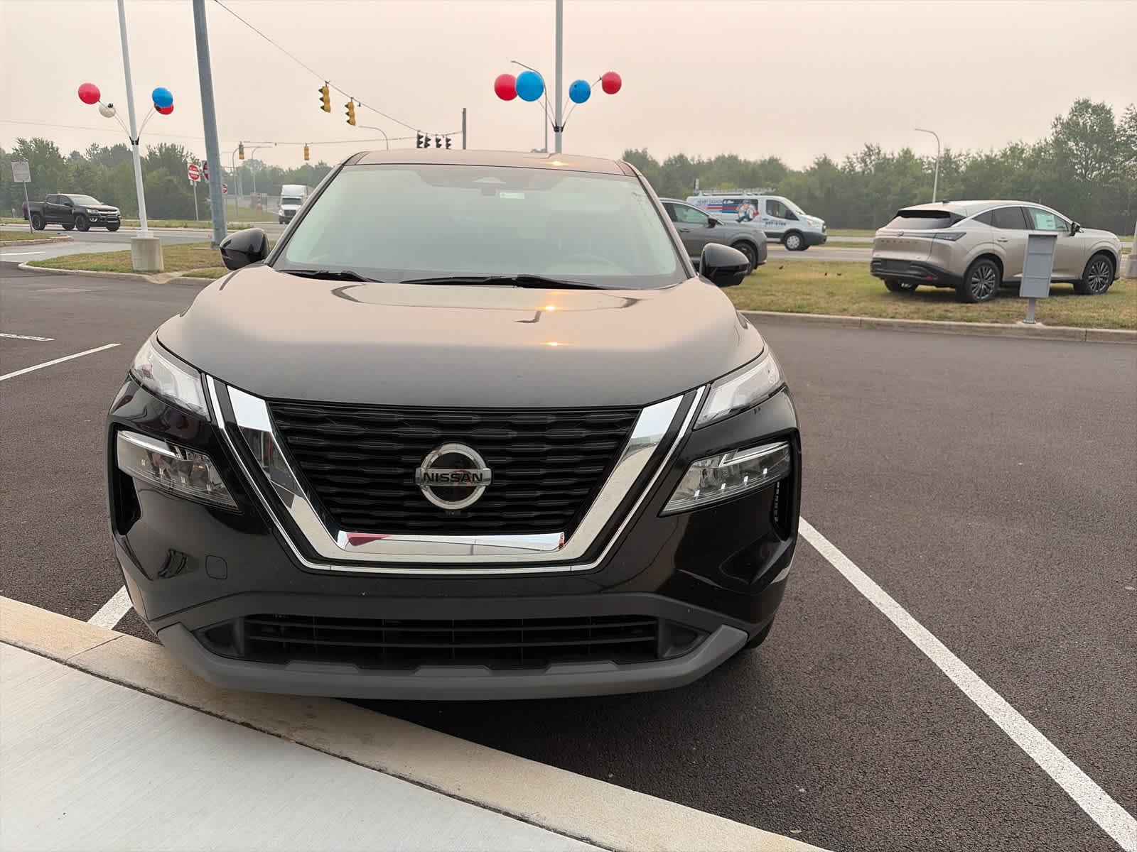 2021 Nissan Rogue SV - Super Black exterior view 2