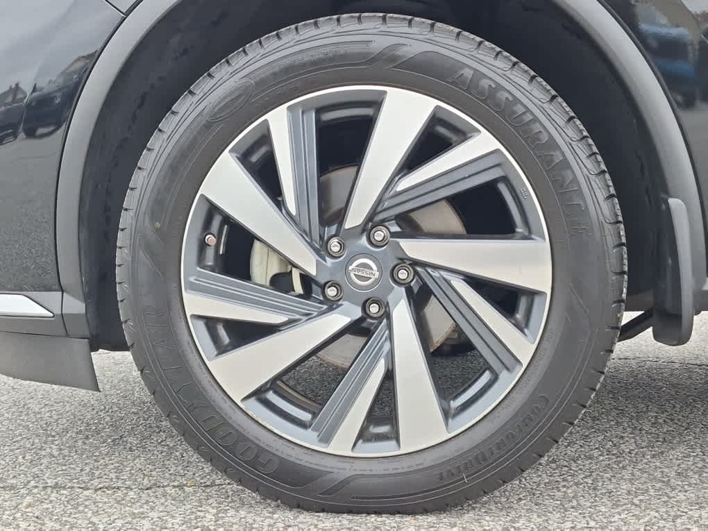 2018 Nissan Murano Platinum - Magnetic Black Metallic exterior view 6
