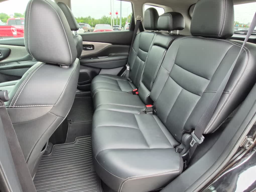 2018 Nissan Murano Platinum - Magnetic Black Metallic exterior view 7