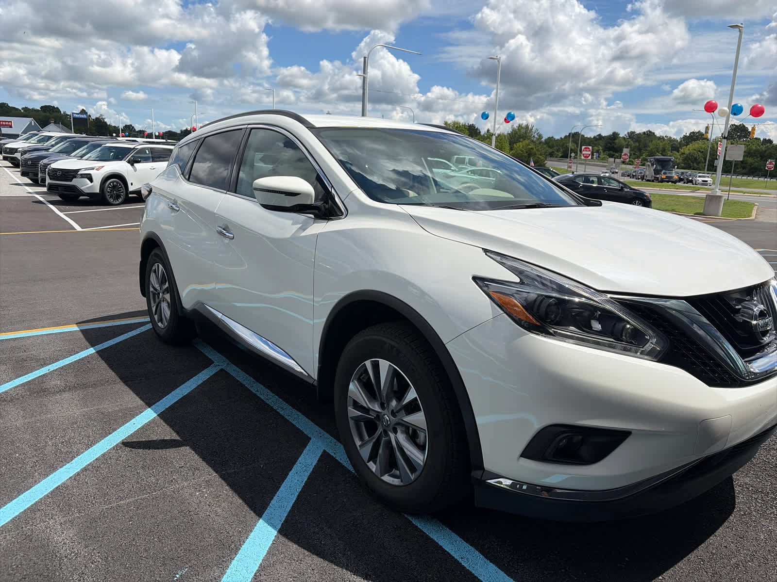 2018 Nissan Murano SV - Pearl White exterior view 3