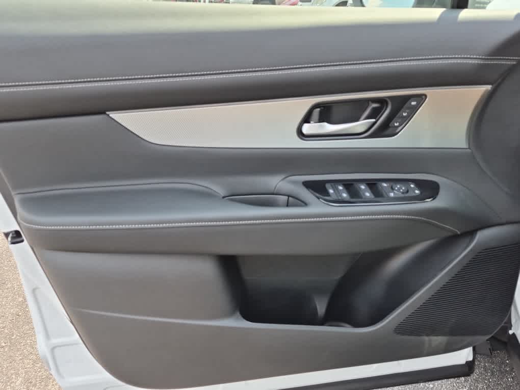 2026 Nissan Murano SL - Everest White Pearl Tricoat exterior view 9