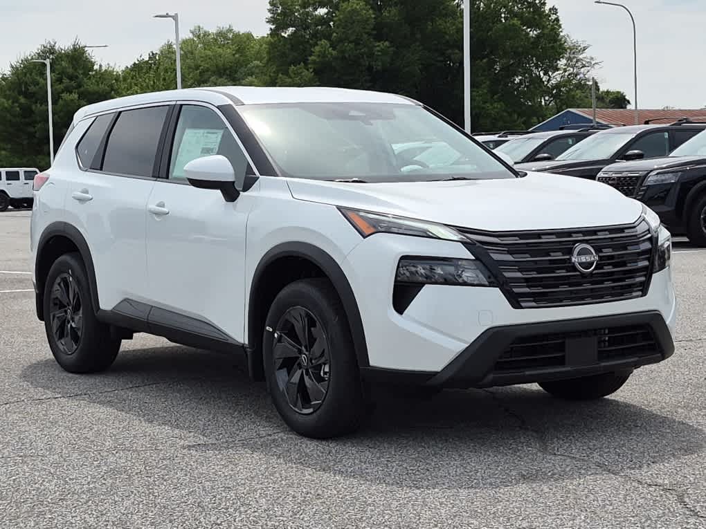 2026 Nissan Rogue SV - Everest White Pearl Tricoat exterior view 2