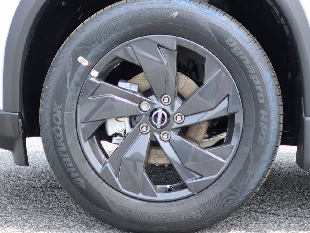 2026 Nissan Rogue SV - Everest White Pearl Tricoat exterior view 6