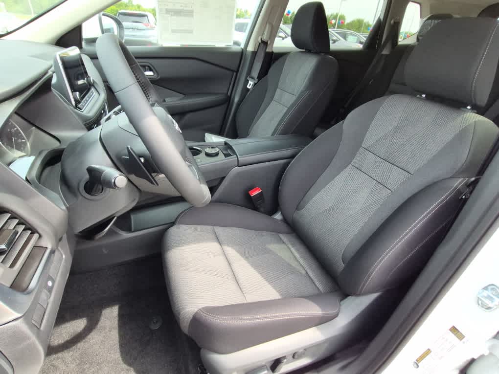 2026 Nissan Rogue SV - Everest White Pearl Tricoat exterior view 10