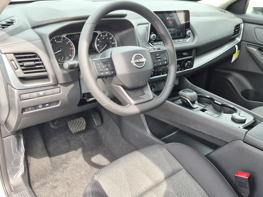 2026 Nissan Rogue SV - Everest White Pearl Tricoat exterior view 11