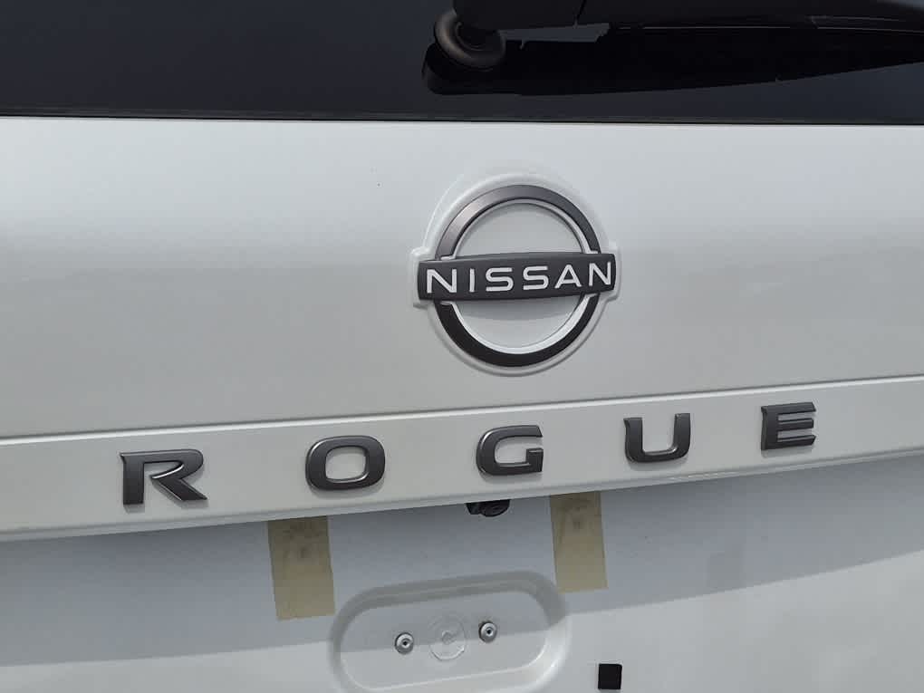 2026 Nissan Rogue SV - Everest White Pearl Tricoat exterior view 18