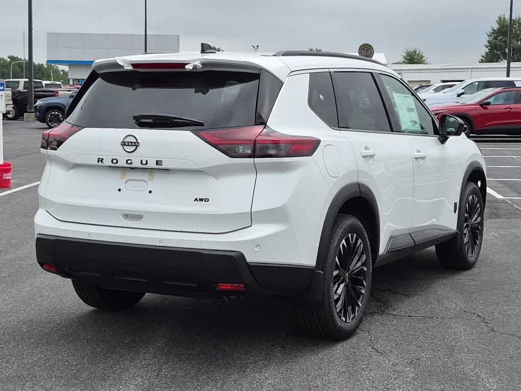 2026 Nissan Rogue Dark Armor - Everest White Pearl Tricoat exterior view 3