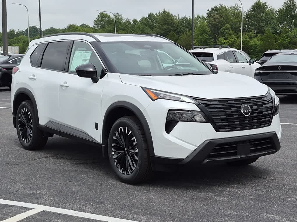 2026 Nissan Rogue Dark Armor - Everest White Pearl Tricoat exterior view 2