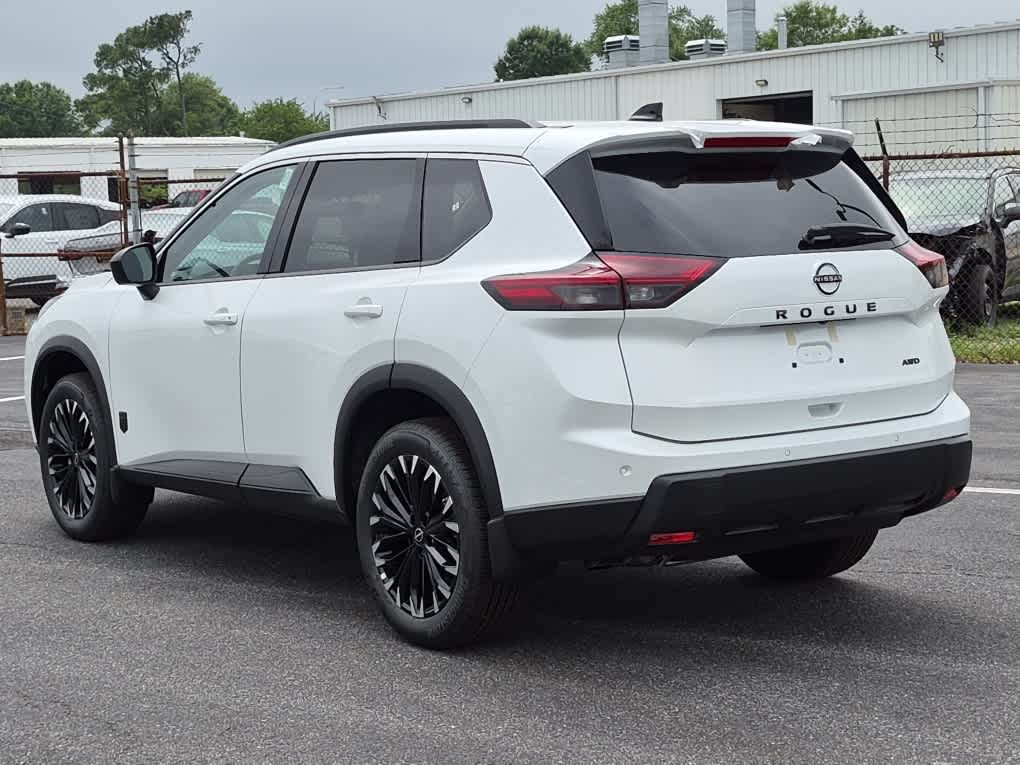 2026 Nissan Rogue Dark Armor - Everest White Pearl Tricoat exterior view 4