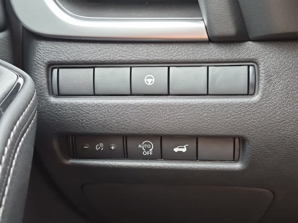 2026 Nissan Rogue Dark Armor - Everest White Pearl Tricoat exterior view 17