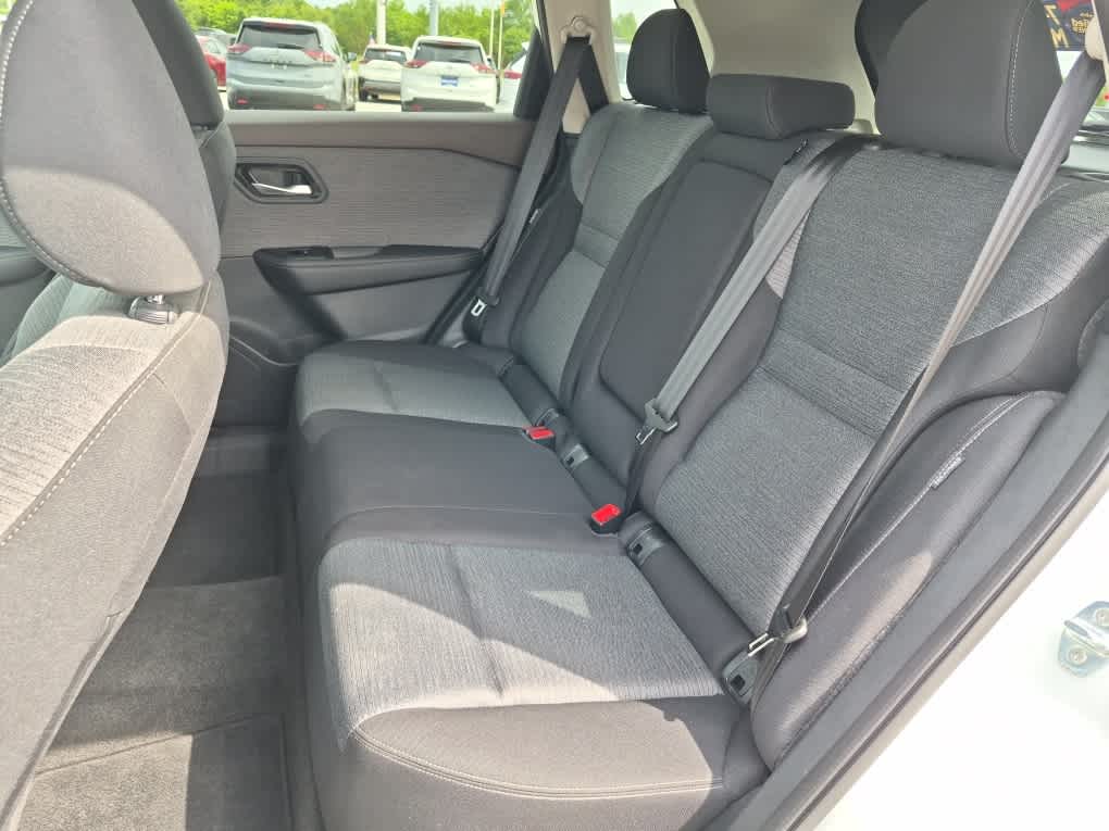 2023 Nissan Rogue SV - Pearl White Tricoat exterior view 7