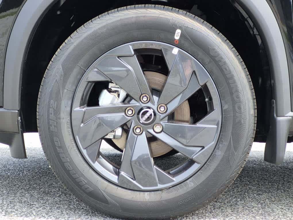2026 Nissan Rogue SV - Super Black exterior view 6