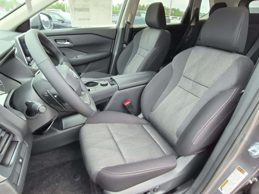 2026 Nissan Rogue SV - Gun Metallic exterior view 10