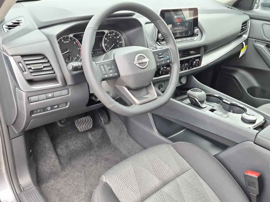 2026 Nissan Rogue SV - Gun Metallic exterior view 11