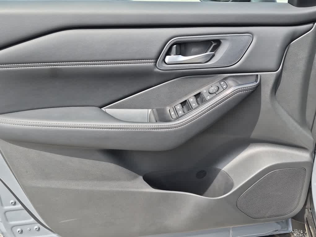 2026 Nissan Rogue Dark Armor - Boulder Gray Pearl exterior view 9
