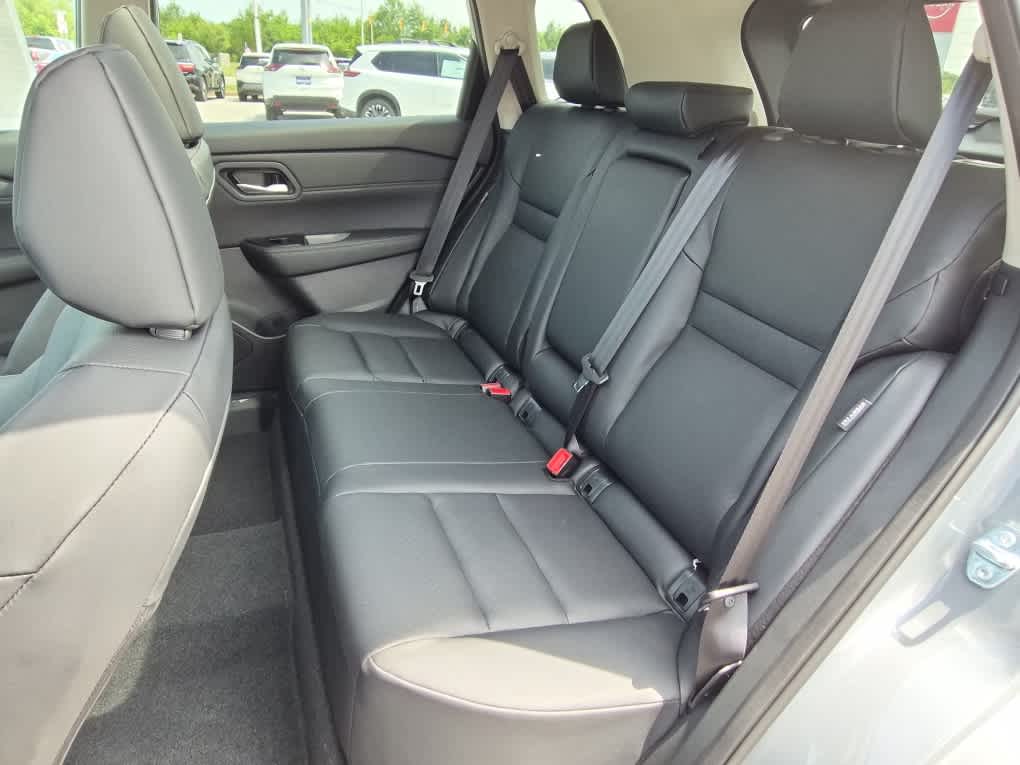 2026 Nissan Rogue Dark Armor - Boulder Gray Pearl exterior view 7