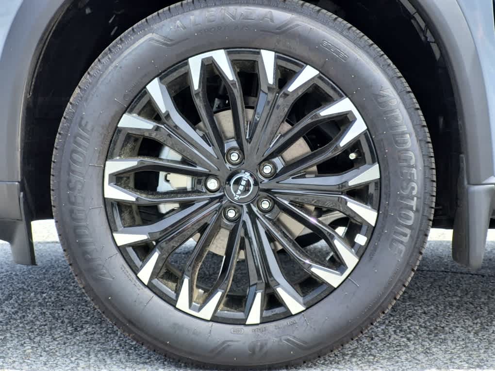 2026 Nissan Rogue Dark Armor - Boulder Gray Pearl exterior view 6