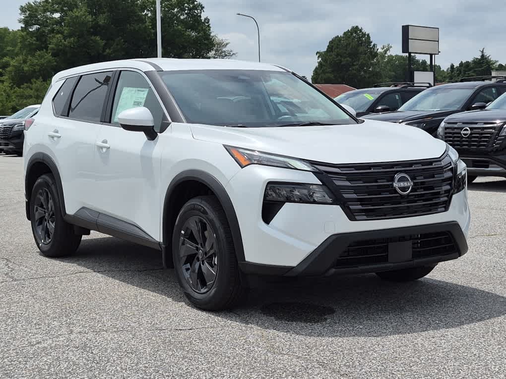 2026 Nissan Rogue SV - Everest White Pearl Tricoat exterior view 2