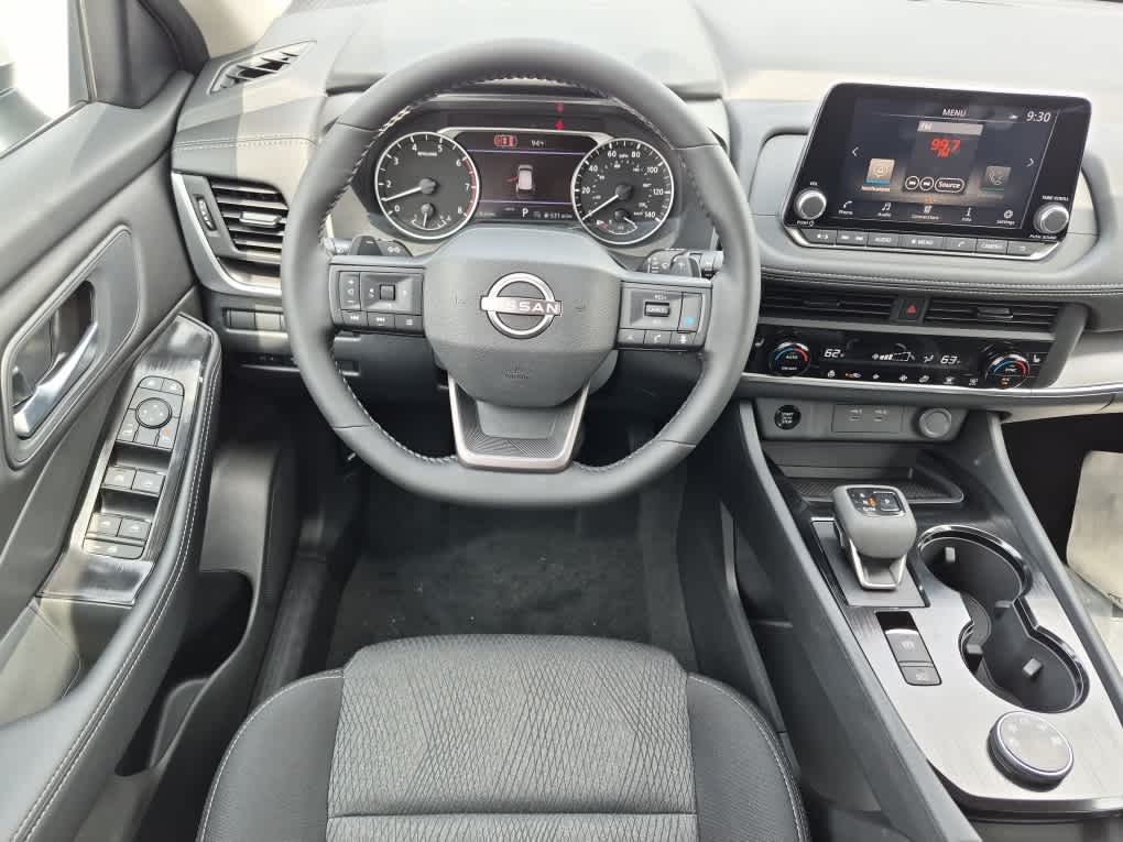 2026 Nissan Rogue SV - Everest White Pearl Tricoat exterior view 8