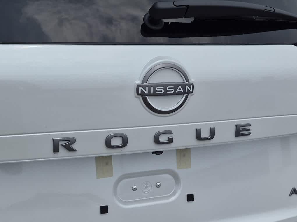 2026 Nissan Rogue SV - Everest White Pearl Tricoat exterior view 18