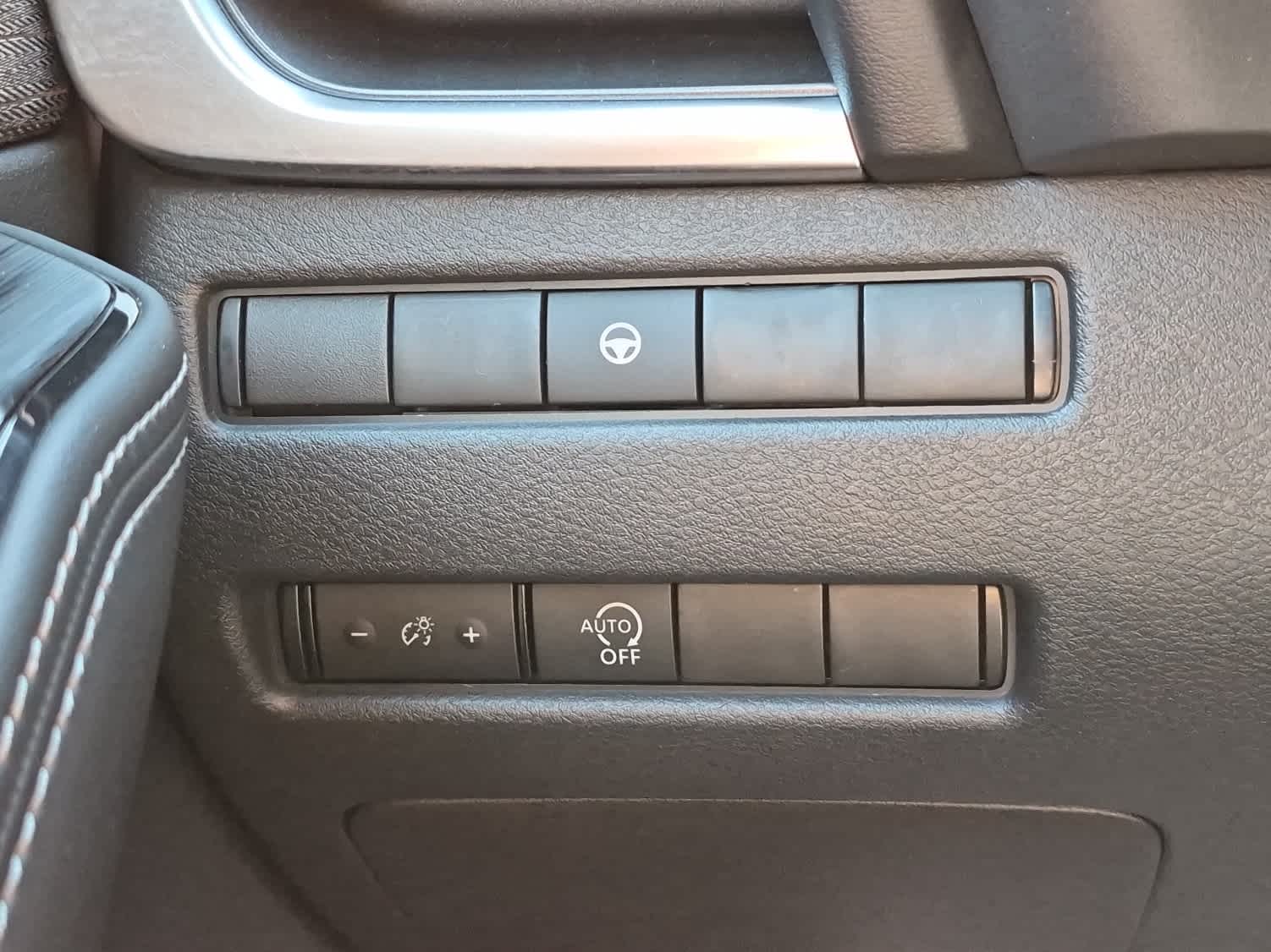 2023 Nissan Rogue SV - Brilliant Silver Metallic exterior view 18