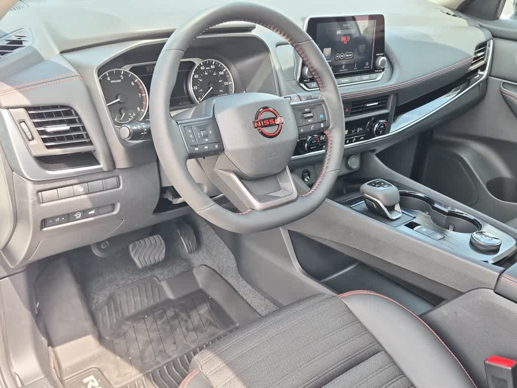 2026 Nissan Rogue Rock Creek - Everest White Pearl Tricoat exterior view 11