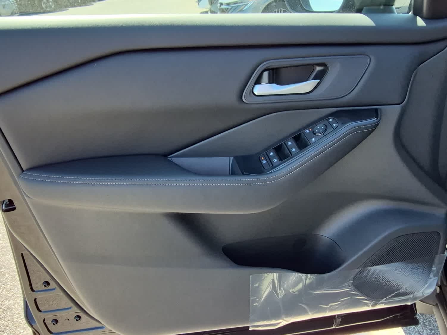 2026 Nissan Rogue SV - Super Black exterior view 9