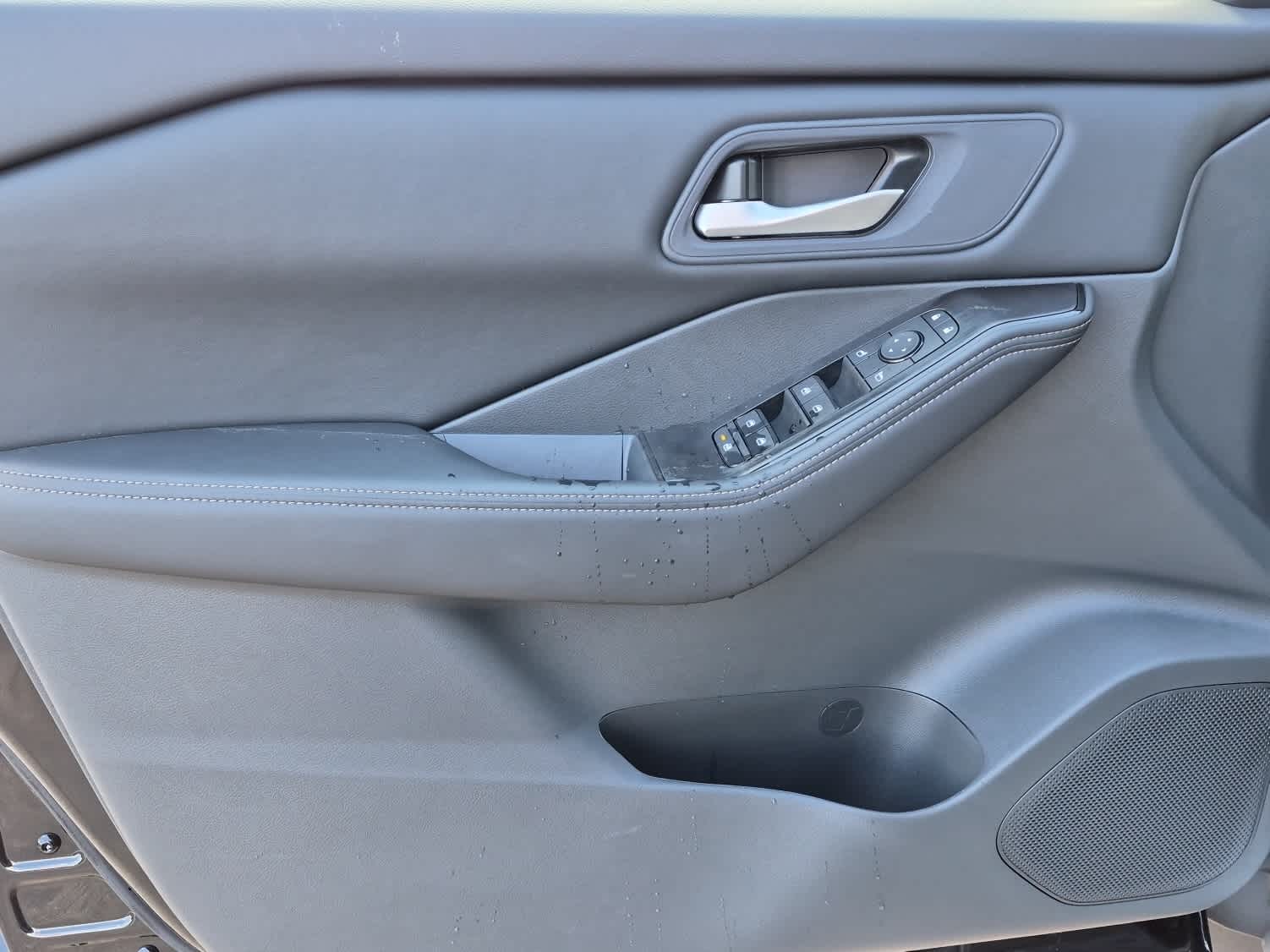 2026 Nissan Rogue SV - Super Black exterior view 9